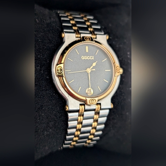 Gucci 9000M Unisex Gold and Silver Watch - Picture 2 of 10